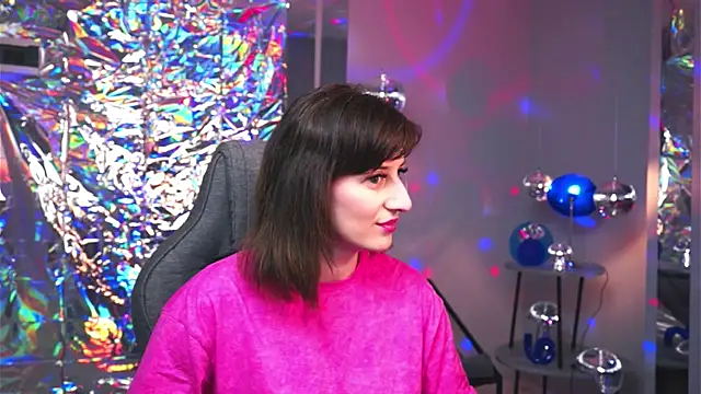 EmmaWheelers online show from 04/10/26, 02:33