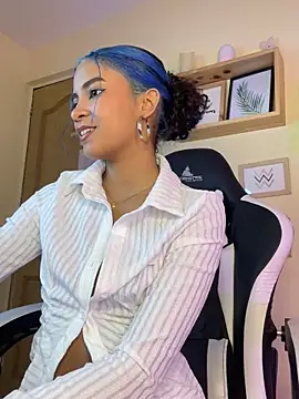 Franchezcaa  online show from 05/27/26, 07:22