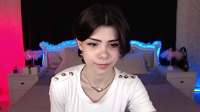 llittle-peachh online show from 03/09/26, 04:00