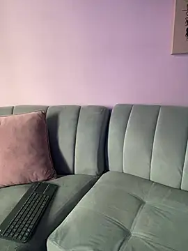 Im Luuu online show from 03/27/26, 01:11