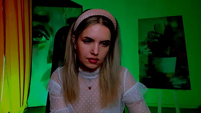 AliceSmite online show from 04/09/26, 01:27