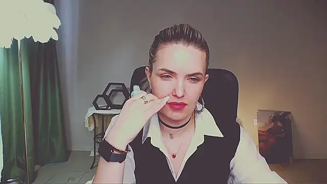 AliceSmite online show from 05/26/26, 11:06