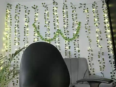 yoursweetsin16 online show from 03/06/26, 02:02