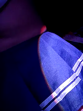 Snapshot of Roxanne_Smith23 chatting on 04/14/26, 05:19 Roxanne Smith23 online show from 04/14/26, 05:19