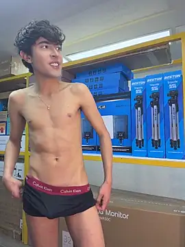 MatthewMoore  online show from 04/09/26, 06:19