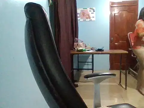 Snapshot of Confite2705 chatting on 04/05/26, 10:51 Confite2705 online show from 04/05/26, 10:51
