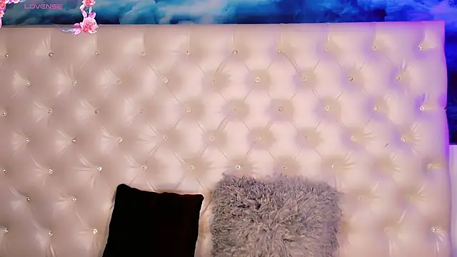Snapshot of Valentiina_Foxx chatting on 06/24/26, 10:14 Valentiina Foxx online show from 06/24/26, 10:14