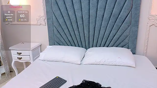 Leandra-Johnson online show from 06/04/26, 02:01