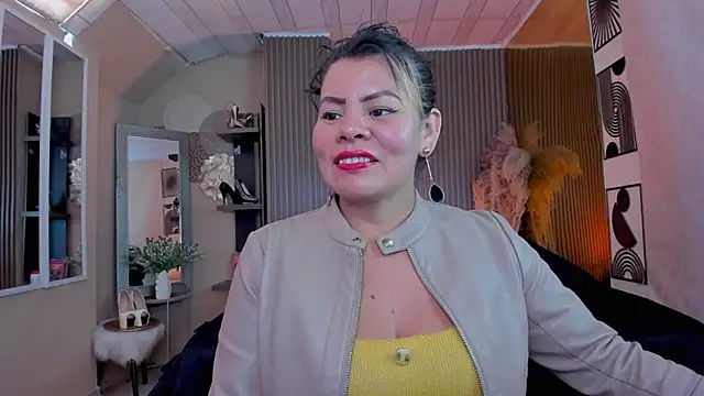 KiaraXMilf online show from 04/16/26, 03:13