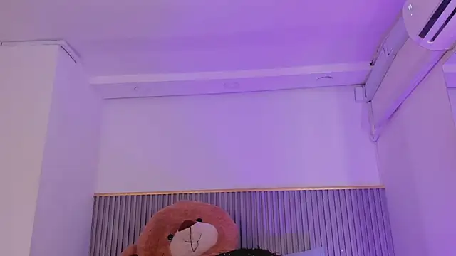 ashvalentine  online show from 07/14/26, 07:41