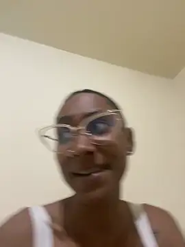 Nina vegas online show from 04/19/26, 10:47