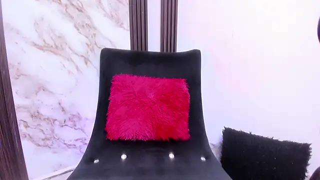 Nina vegas online show from 05/18/26, 01:39