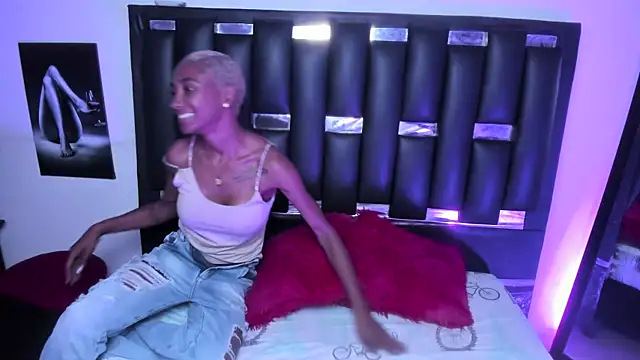 Nina vegas online show from 05/20/26, 01:28