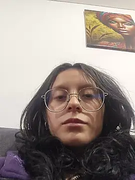 Naomimolie online show from 04/08/26, 11:21