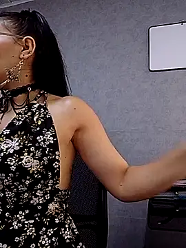 jaade doll online show from 03/03/26, 02:34