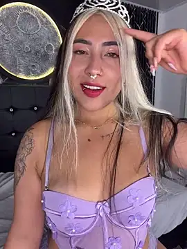ManuelaVeeleez online show from 06/14/26, 06:04