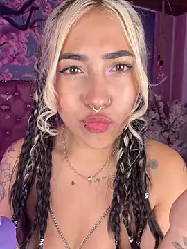 ManuelaVeeleez online show from 06/28/26, 07:36