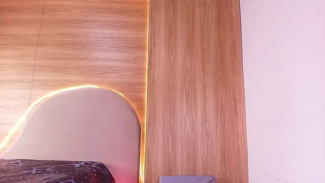 kiara lp online show from 04/18/26, 03:10