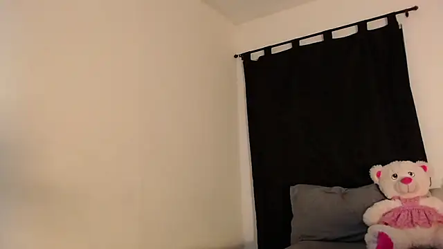 LyriaDiamond  online show from 04/26/26, 01:47