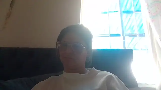 Jiwon Han online show from 05/15/26, 08:05