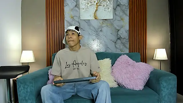 SKINNY BOYXXX online show from 03/07/26, 07:16