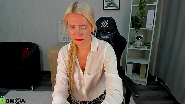 Ledi Luna online show from 04/09/26, 09:15