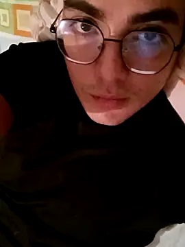 Hypeeboyy online show from 04/05/26, 11:24