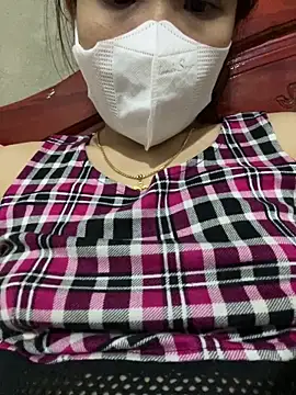 Snapshot of Layla_2x chatting on 03/03/26, 07:42 Layla 2x online show from 03/03/26, 07:42