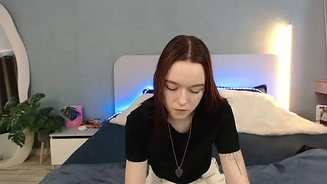 SunyLily online show from 04/22/26, 06:16