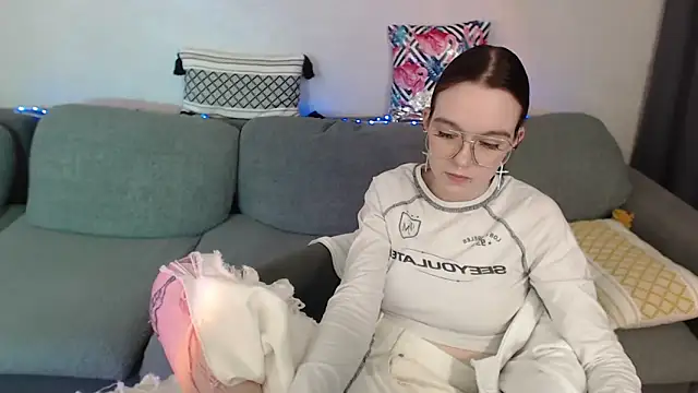 SunyLily online show from 04/29/26, 06:17