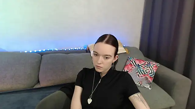 SunyLily online show from 05/03/26, 06:08