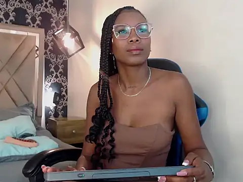 Snapshot of DanellaZiu chatting on 03/20/26, 01:49 DanellaZiu online show from 03/20/26, 01:49