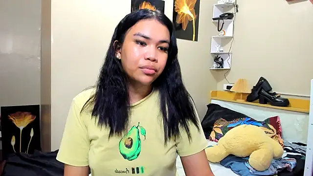 hugecelestina online show from 04/17/26, 10:29