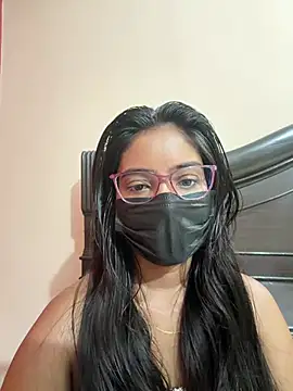 Snapshot of nikki_catz chatting on 07/16/26, 01:33 nikki catz online show from 07/16/26, 01:33