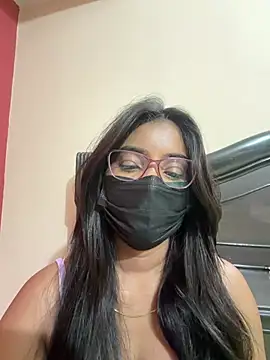 Snapshot of nikki_catz chatting on 07/18/26, 04:55 nikki catz online show from 07/18/26, 04:55