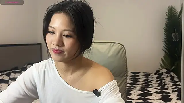 onlylookatu online show from 03/27/26, 05:12