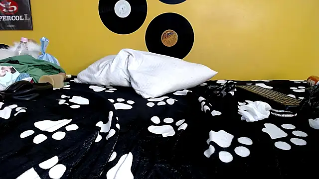 lilithevil32 online show from 03/16/26, 05:44