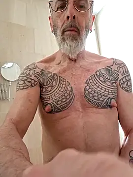 Snapshot of XXX666HEIL chatting on 03/26/26, 11:27 XXX666HEIL online show from 03/26/26, 11:27