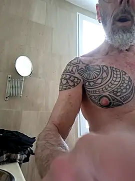 Snapshot of XXX666HEIL chatting on 04/14/26, 12:44 XXX666HEIL online show from 04/14/26, 12:44