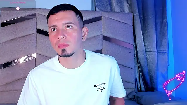 AxelNoiir  online show from 03/04/26, 06:47