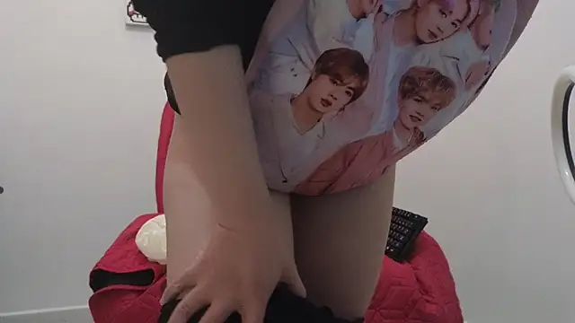 Snapshot of Caroline_hernandes chatting on 03/19/26, 01:04 Caroline hernandes online show from 03/19/26, 01:04