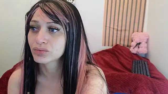 Snapshot of Caroline_hernandes chatting on 04/08/26, 02:17 Caroline hernandes online show from 04/08/26, 02:17