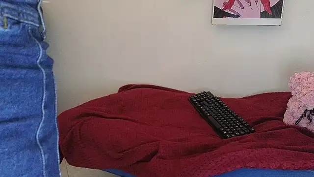 Snapshot of Caroline_hernandes chatting on 04/16/26, 12:39 Caroline hernandes online show from 04/16/26, 12:39