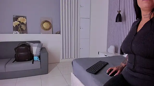 ManuelaMontes  online show from 04/15/26, 11:39