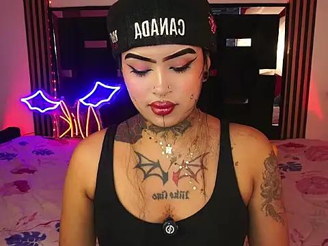 LauriInk1 online show from 04/16/26, 09:39