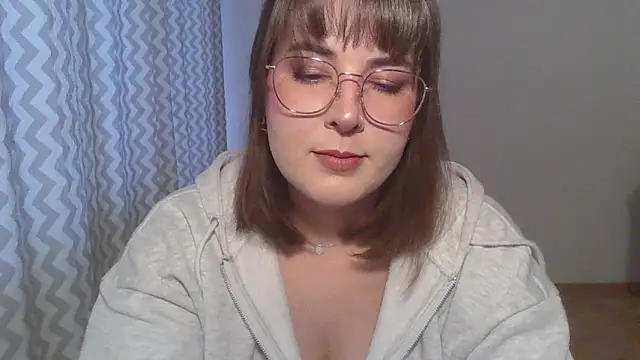ClaraHard online show from 06/11/26, 06:17