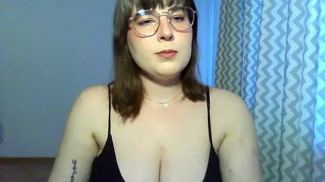 ClaraHard online show from 06/26/26, 06:23
