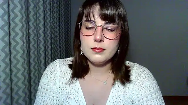 ClaraHard online show from 07/06/26, 07:05
