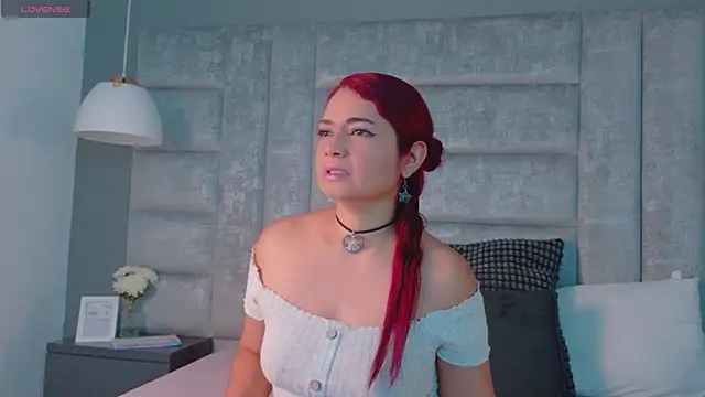 PaulaVegaa online show from 04/15/26, 12:45