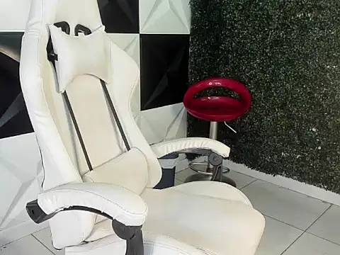 taylor bigdick18 online show from 03/09/26, 07:56